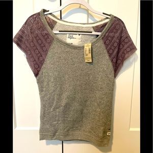 BRAND NEW Super Comfy AMERICAN EAGLE 🦅 TOP!